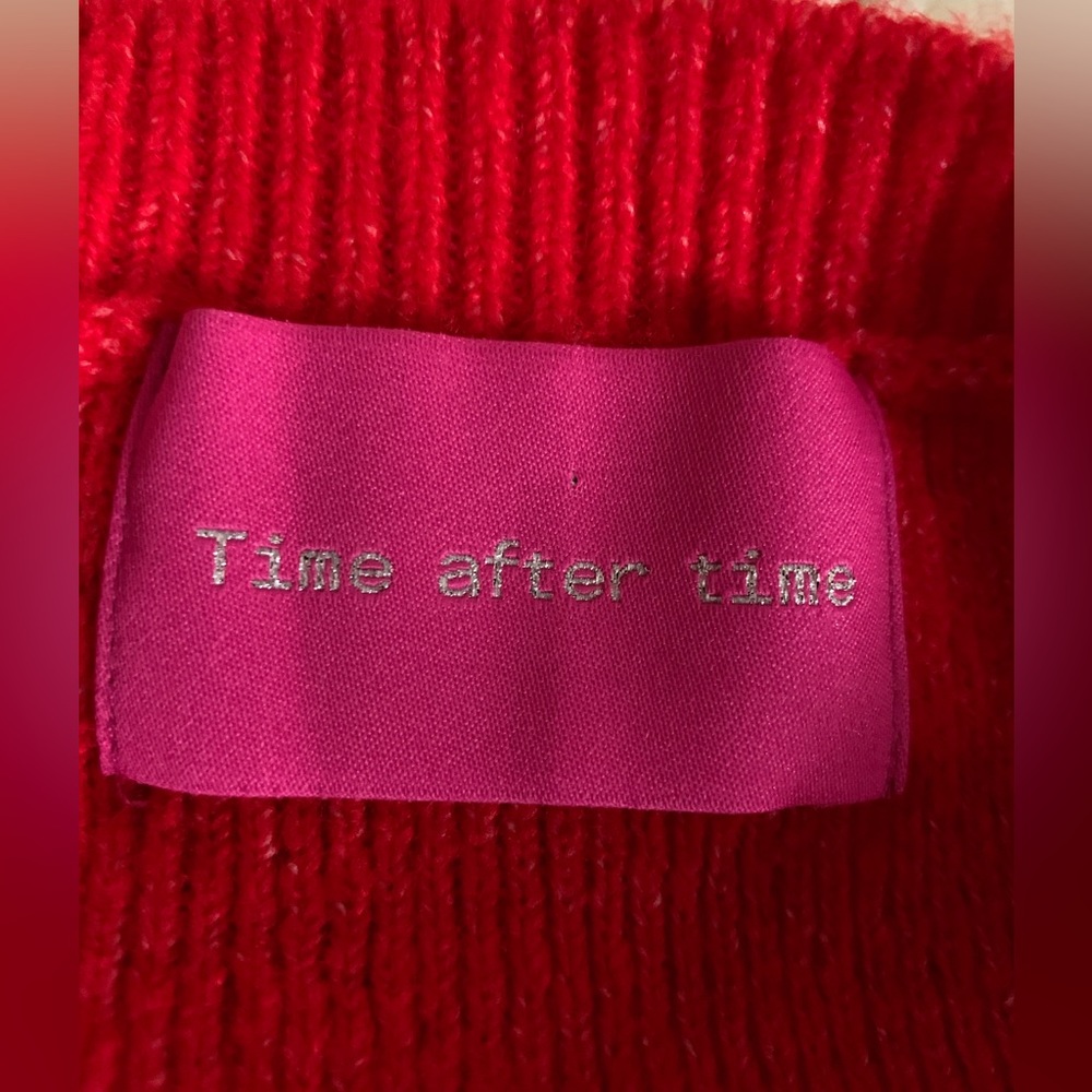 Red sweater - Picture 2 of 5